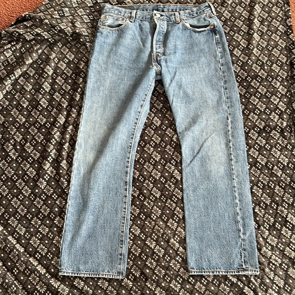 Levi's 501 Original Fit Jeans - Picture 3 of 9